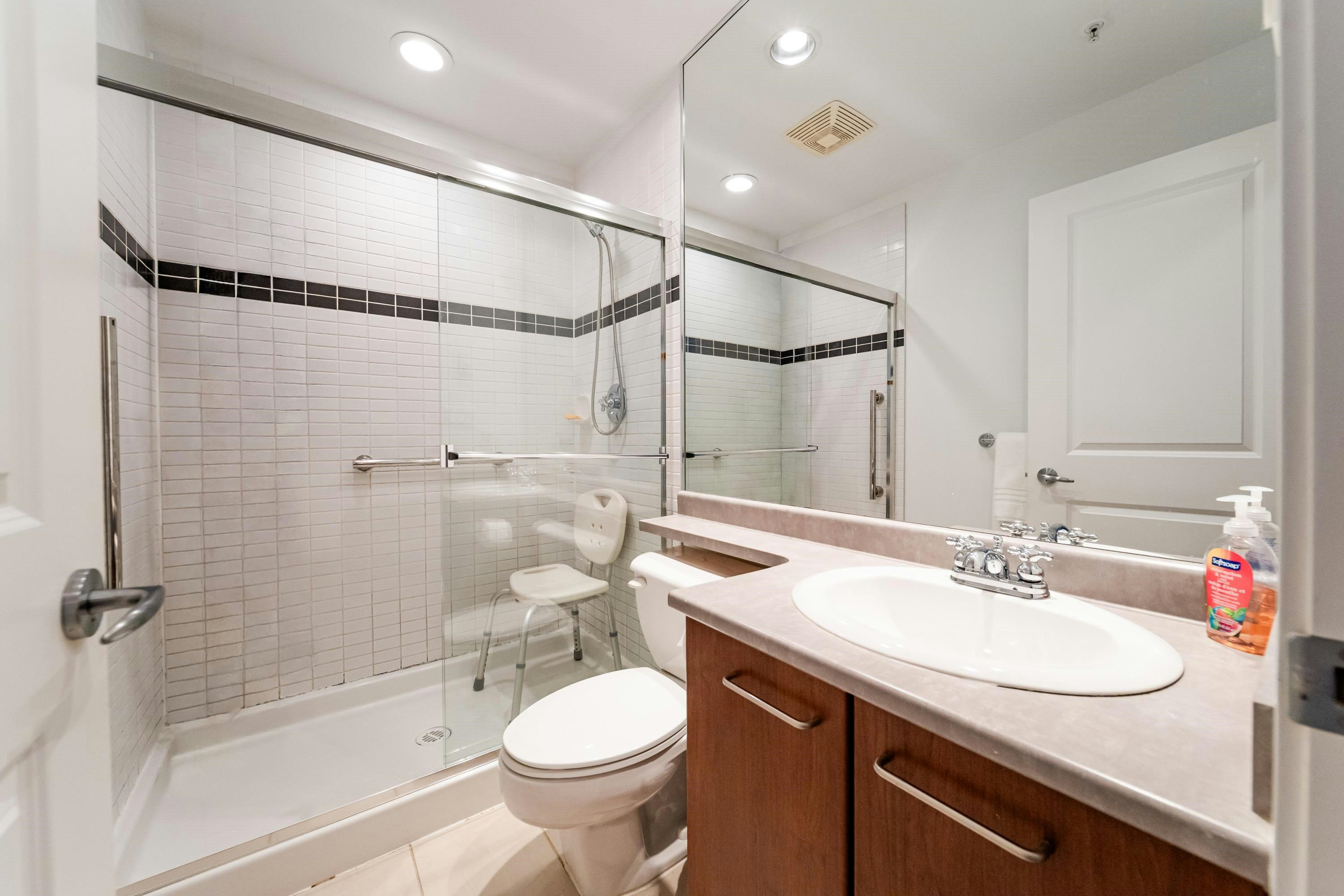 8-4333 Central Boulevard, Burnaby, BC, V5H 4W8 - 24