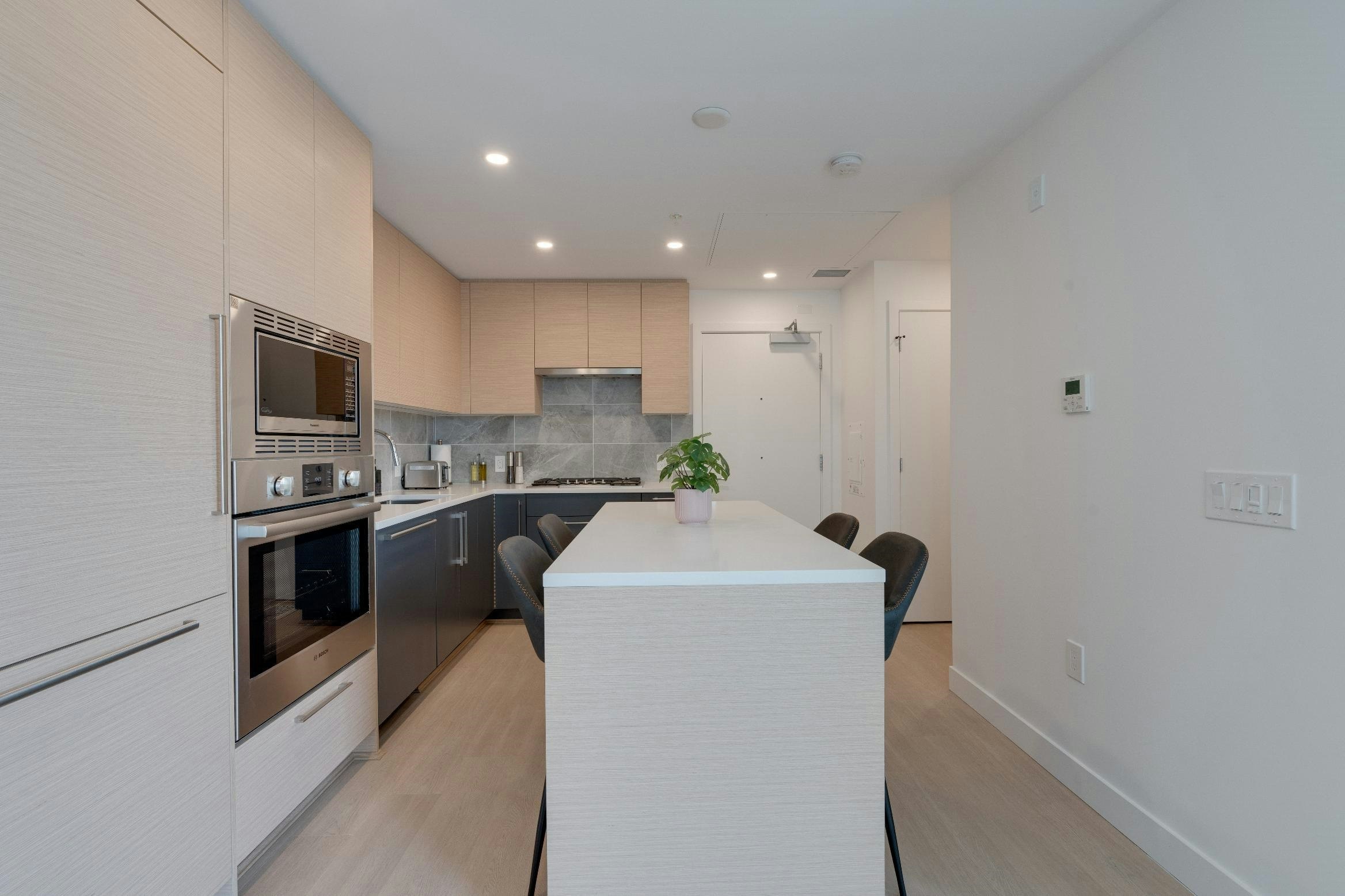 213-8888 Osler Street, Vancouver, BC, V6P 4G2 - 3