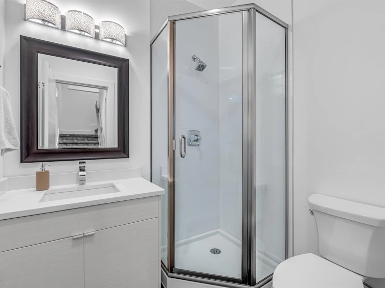 730 E 11th Avenue, Vancouver, BC, V5T 2E5 - 25