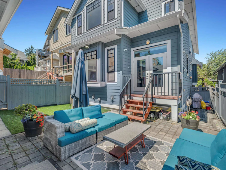 730 E 11th Avenue, Vancouver, BC, V5T 2E5 - 11