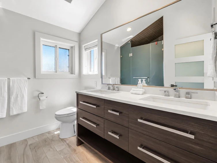 730 E 11th Avenue, Vancouver, BC, V5T 2E5 - 18