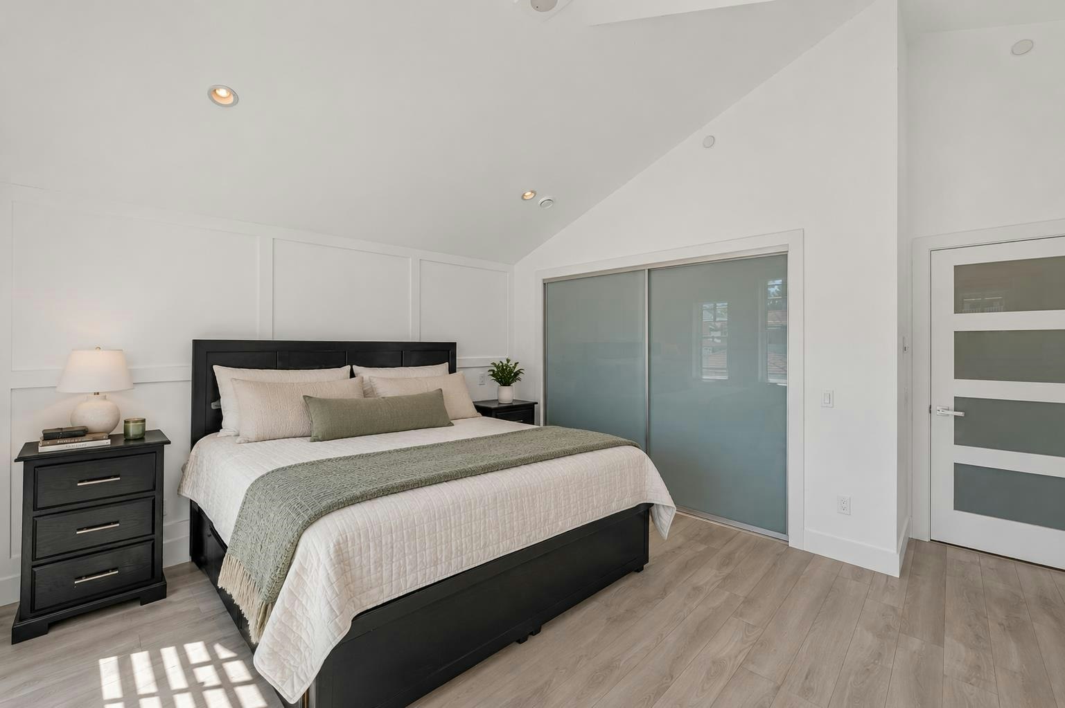 730 E 11th Avenue, Vancouver, BC, V5T 2E5 - 17
