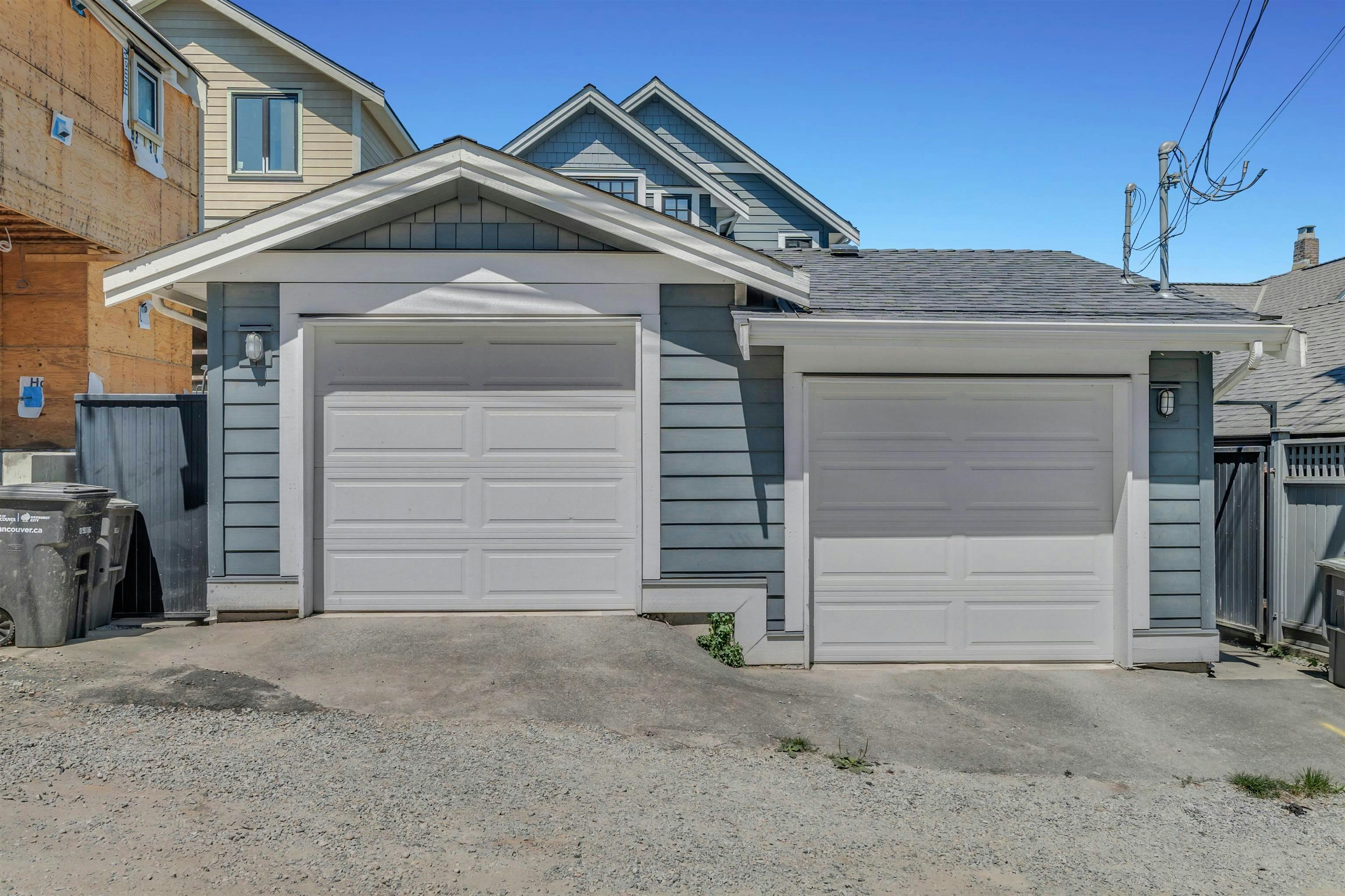 730 E 11th Avenue, Vancouver, BC, V5T 2E5 - 27