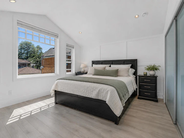 730 E 11th Avenue, Vancouver, BC, V5T 2E5 - 16