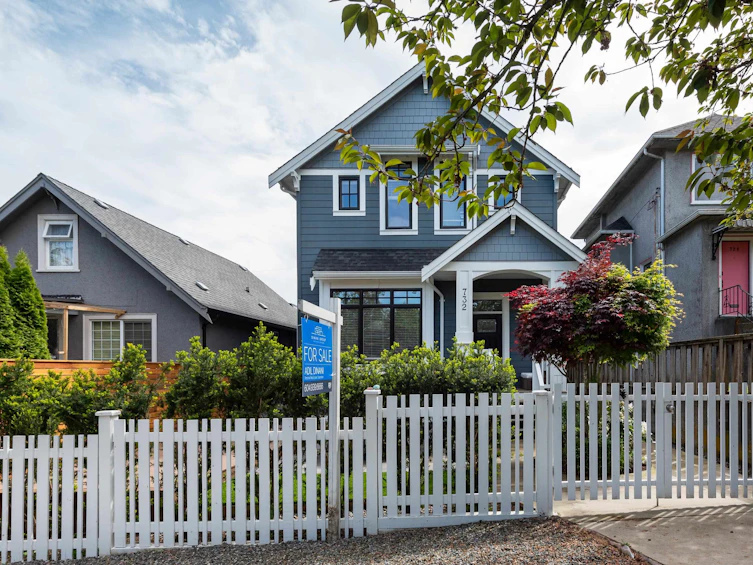 730 E 11th Avenue, Vancouver, BC, V5T 2E5