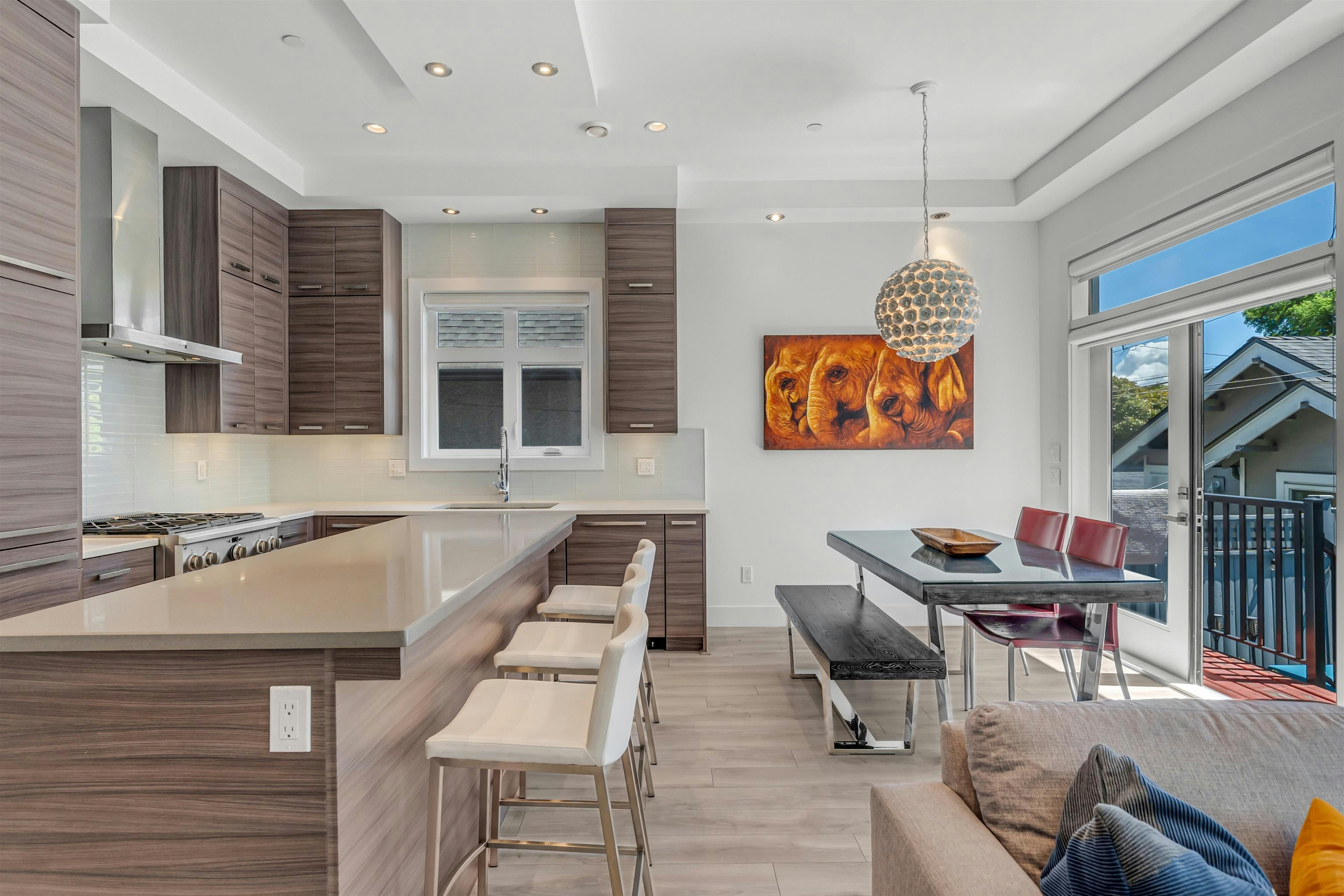730 E 11th Avenue, Vancouver, BC, V5T 2E5 - 8