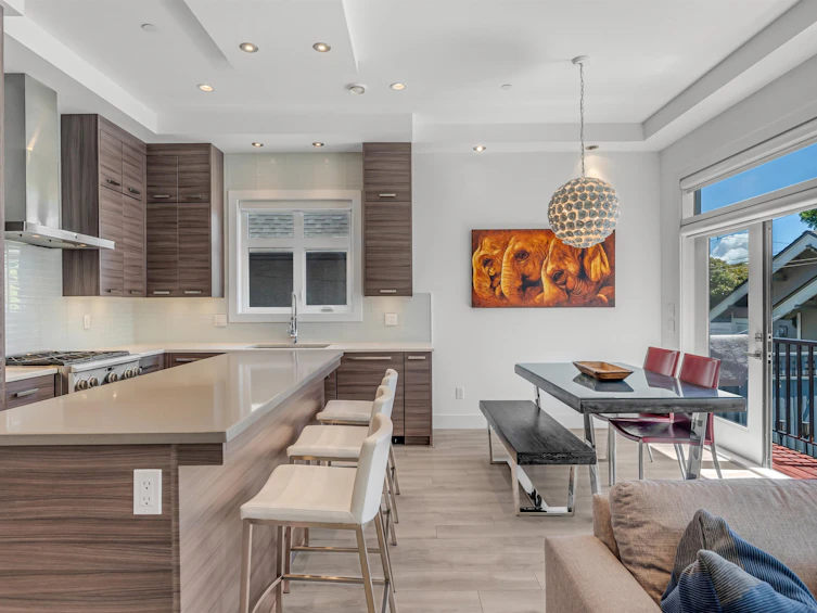 730 E 11th Avenue, Vancouver, BC, V5T 2E5 - 8