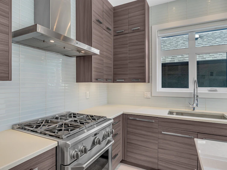 730 E 11th Avenue, Vancouver, BC, V5T 2E5 - 4