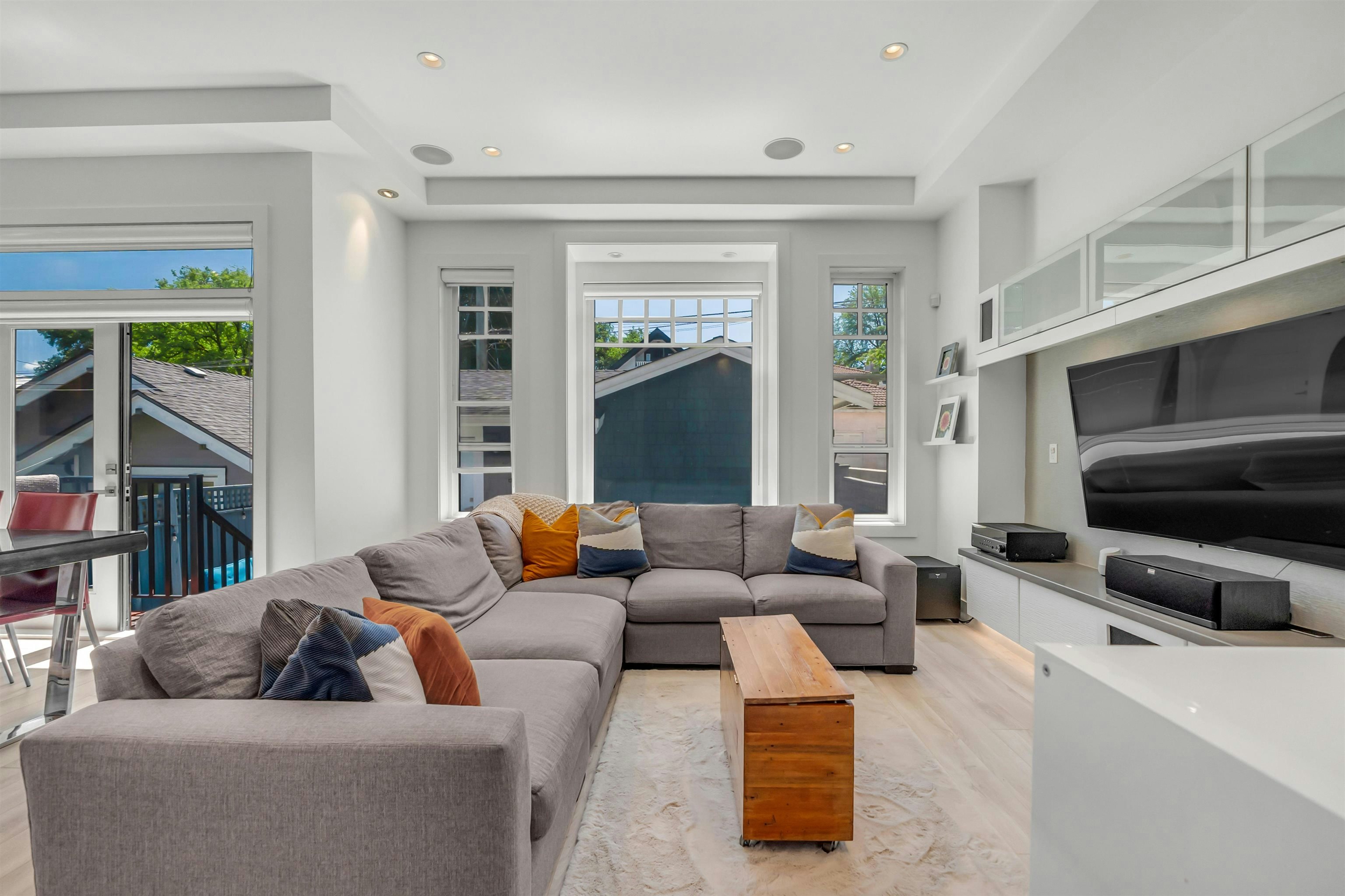 730 E 11th Avenue, Vancouver, BC, V5T 2E5 - 7