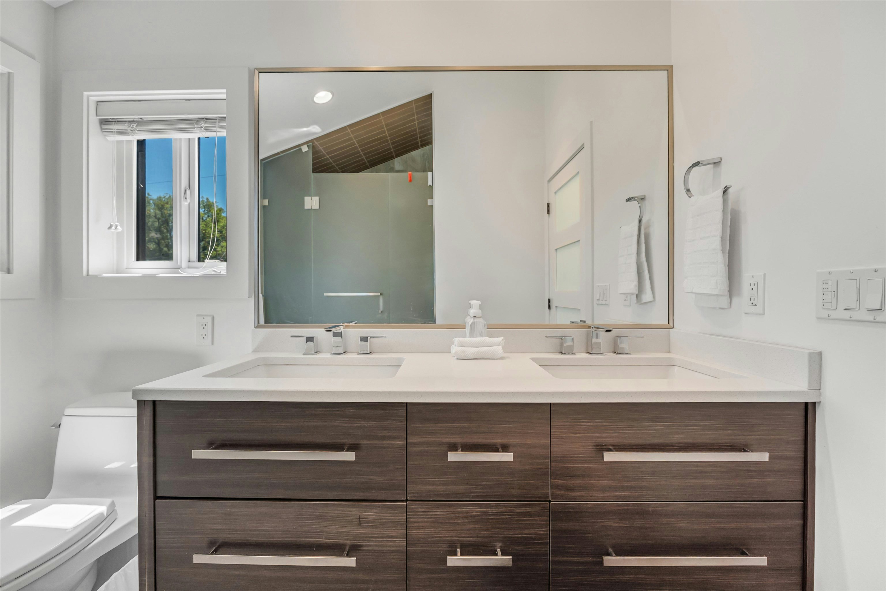730 E 11th Avenue, Vancouver, BC, V5T 2E5 - 19