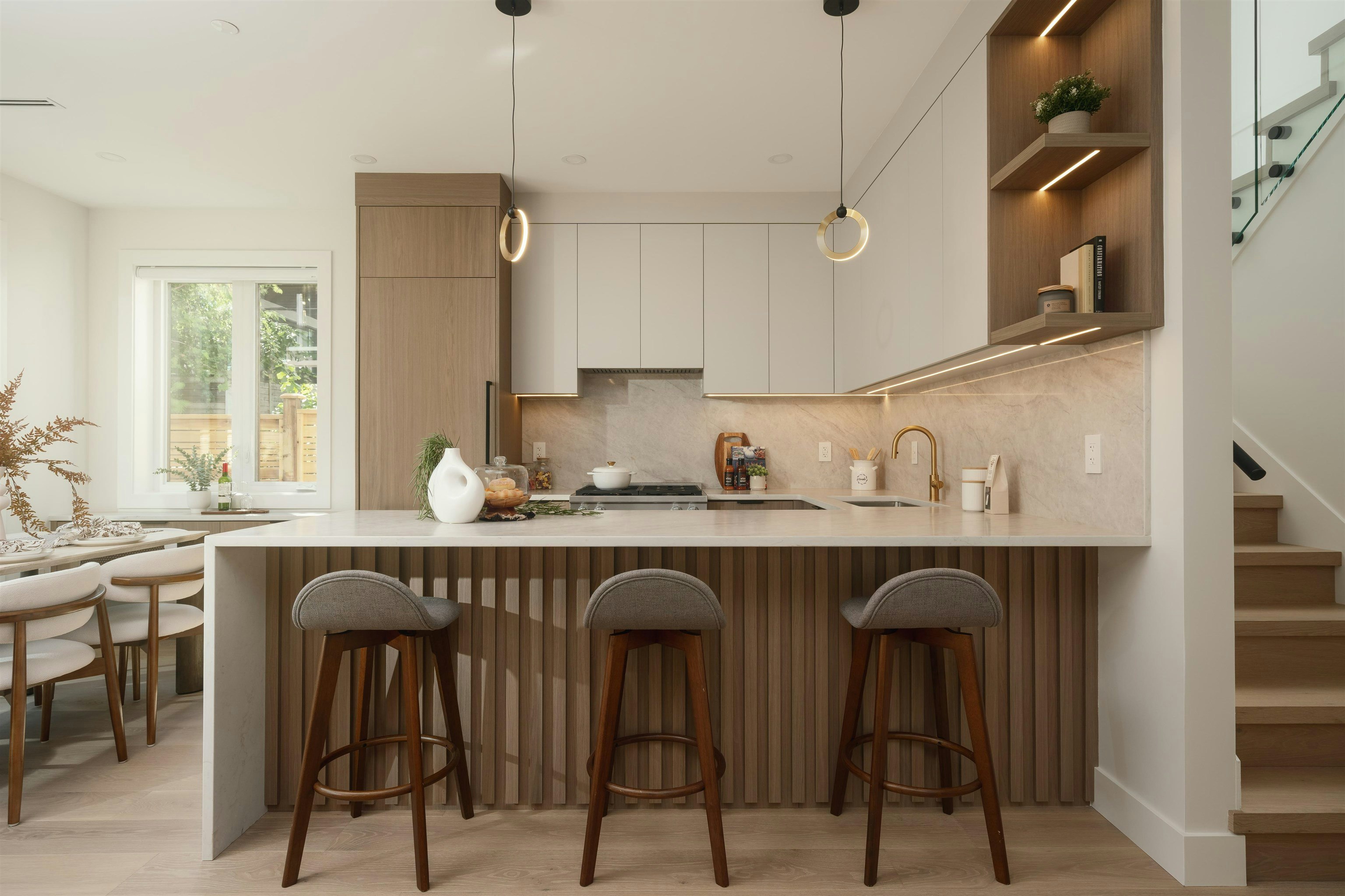 2-470 W 20 Avenue - 3