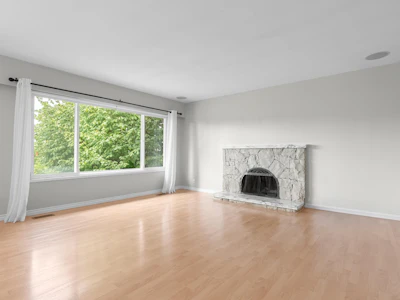 10080 Aintree Crescent - 3