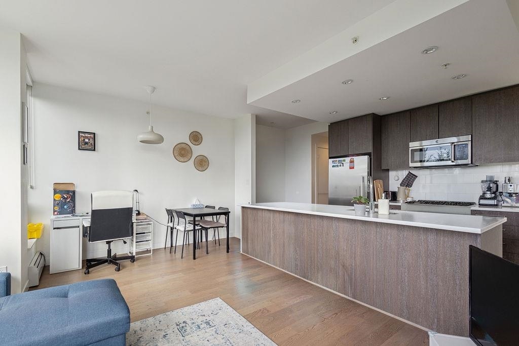 702-9060 University Crescent, Burnaby, BC, V5A 0E1