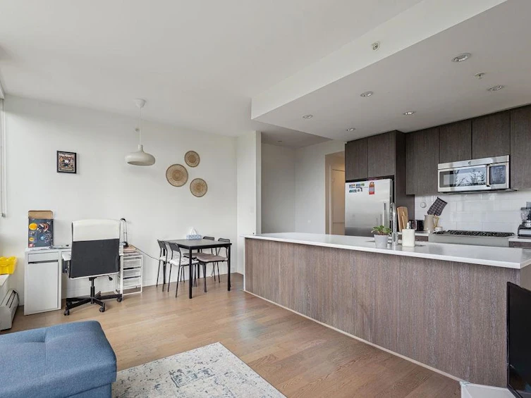 702-9060 University Crescent, Burnaby, BC, V5A 0E1