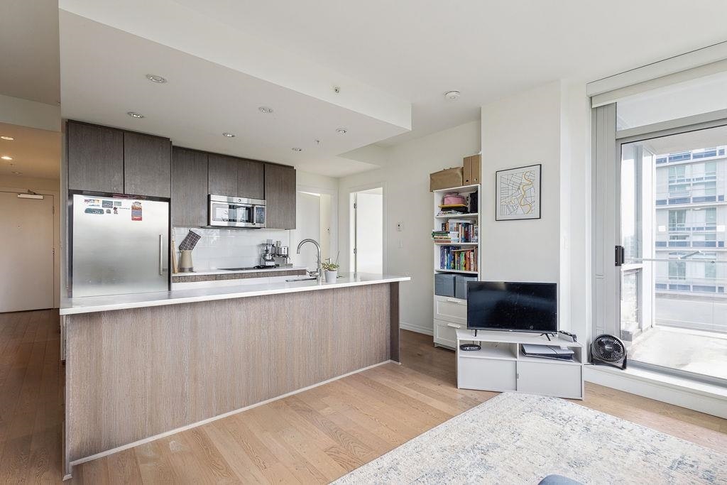702-9060 University Crescent - 2