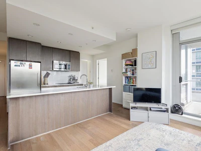 702-9060 University Crescent - 2