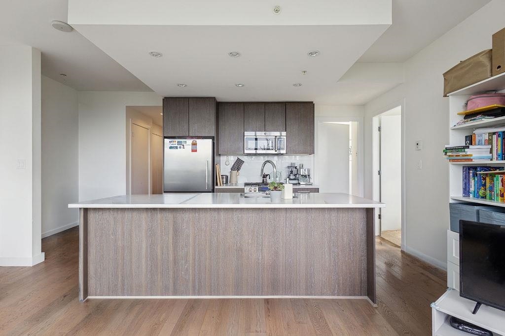 702-9060 University Crescent - 5