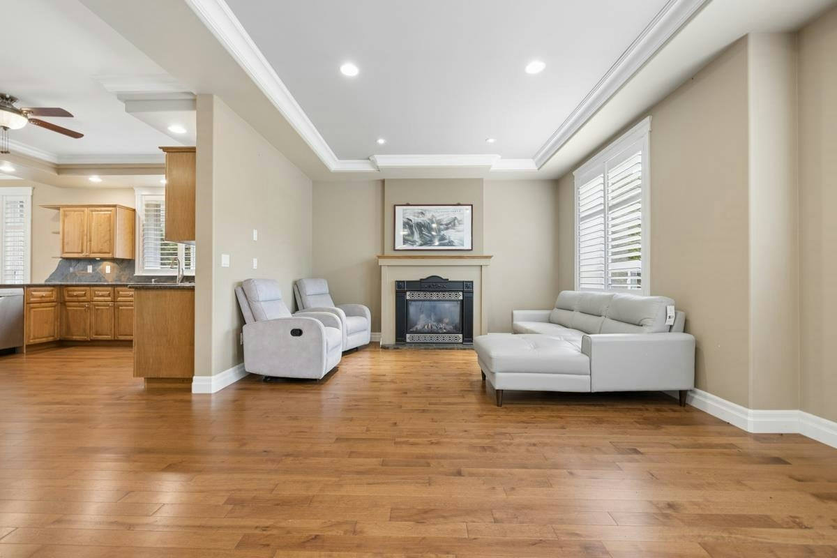 1318 160th Street, Surrey, BC, V4A 4W8 - 2