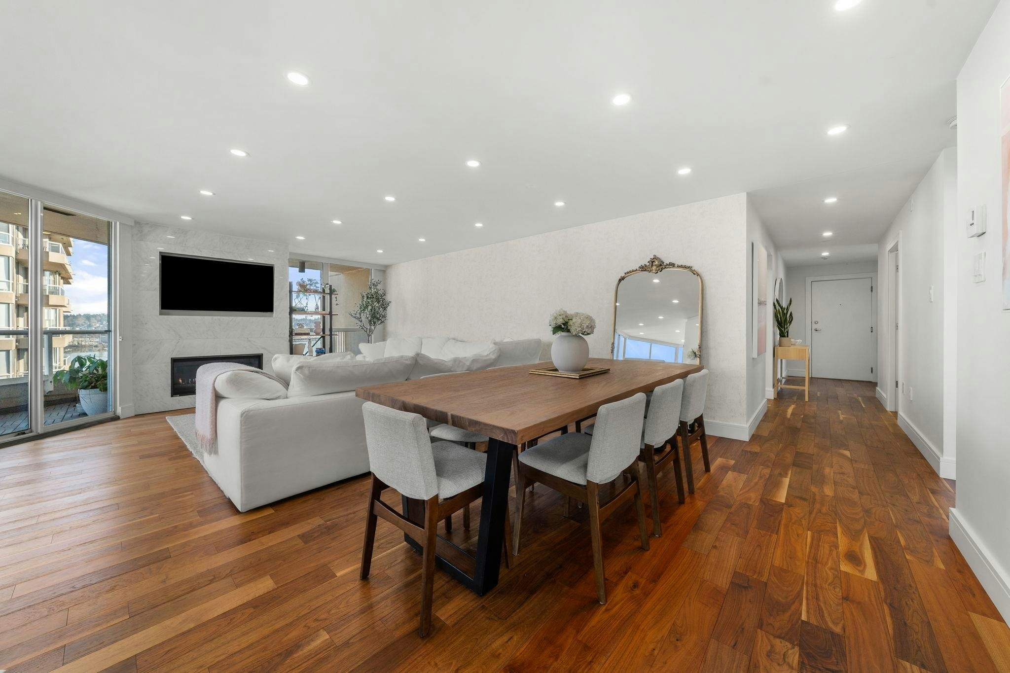 1704-1245 Quayside Drive - 2