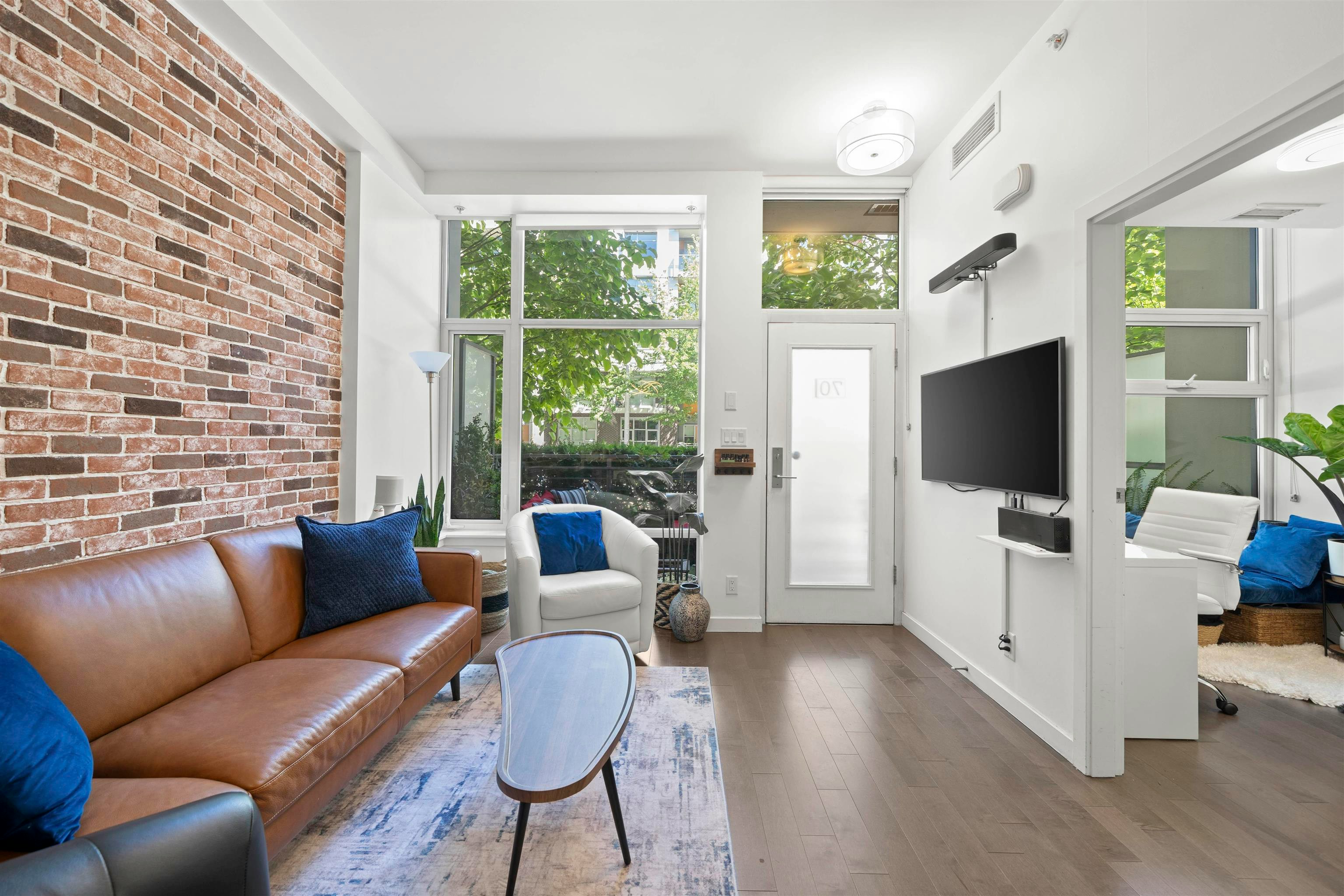 70 W 1st Avenue, Vancouver, BC, V5Y 0K4
