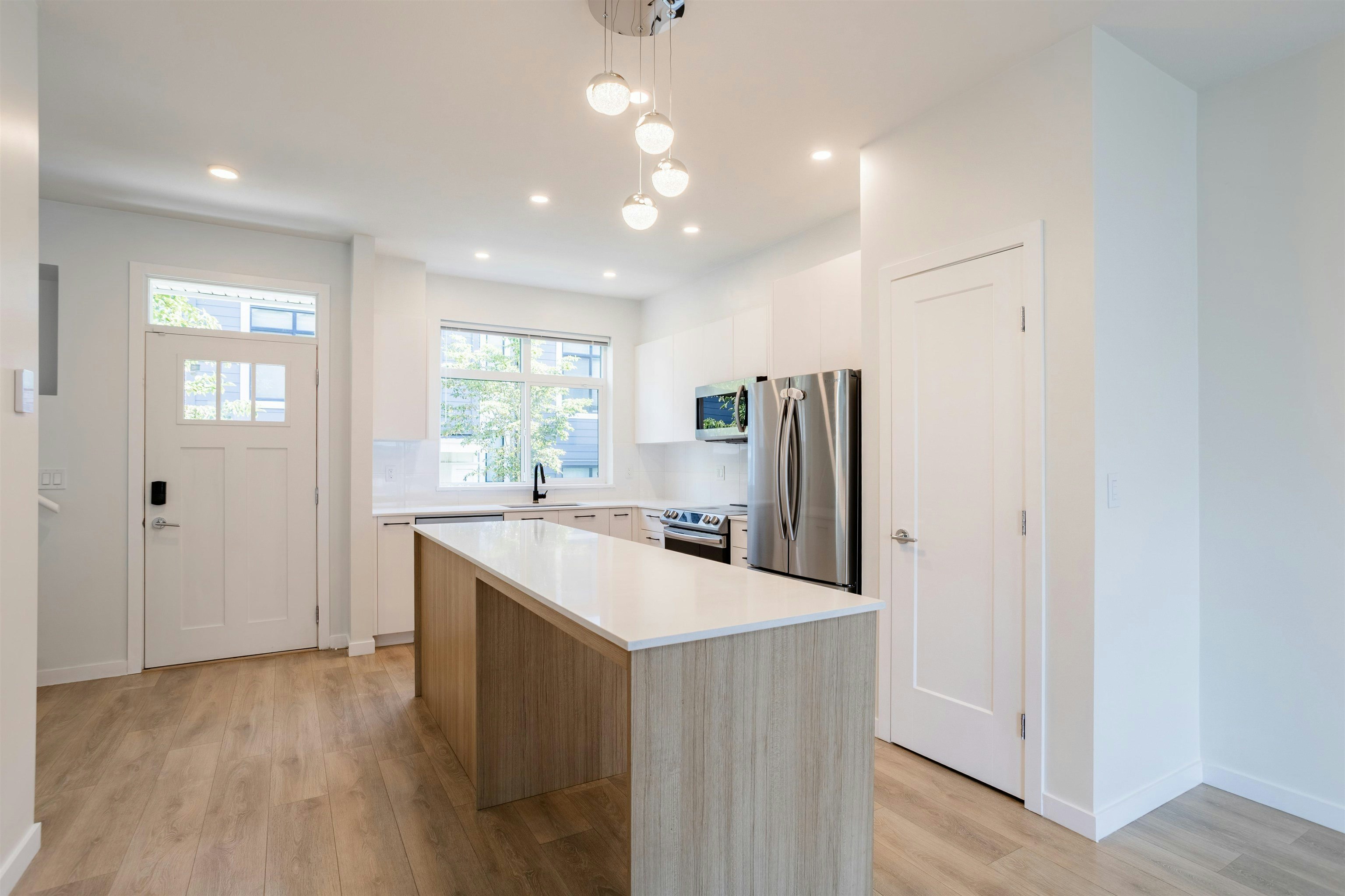 33-15235 Sitka Drive, Surrey, BC, V3S 0A9 - 11