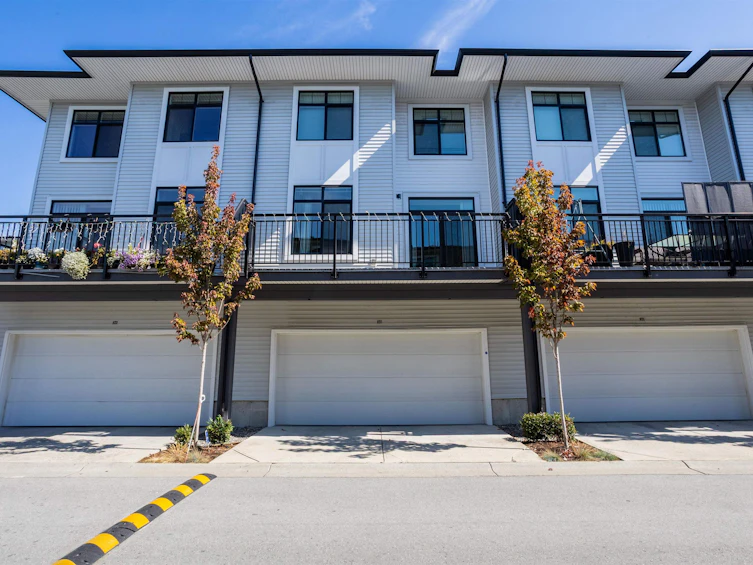 33-15235 Sitka Drive, Surrey, BC, V3S 0A9