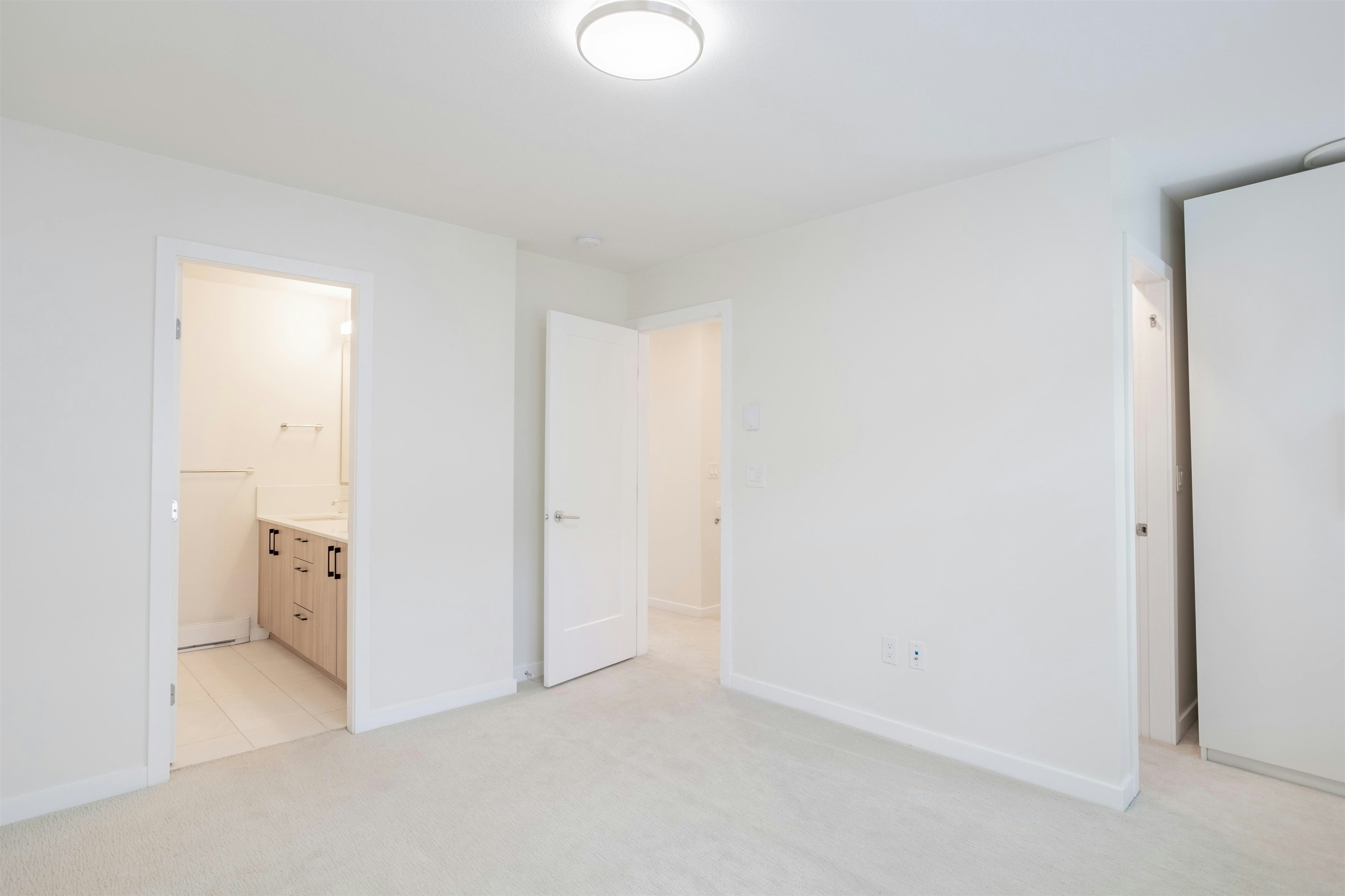 33-15235 Sitka Drive, Surrey, BC, V3S 0A9 - 17