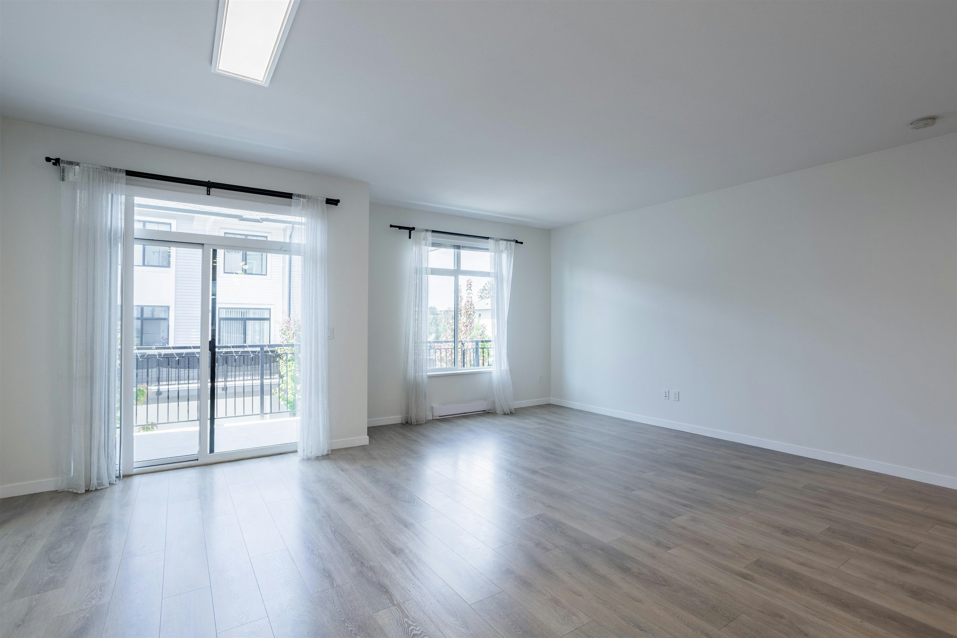 33-15235 Sitka Drive, Surrey, BC, V3S 0A9 - 7