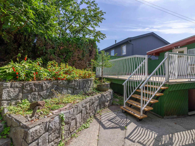 7107 Broadway, Burnaby, BC, V5A 1R7 - 37