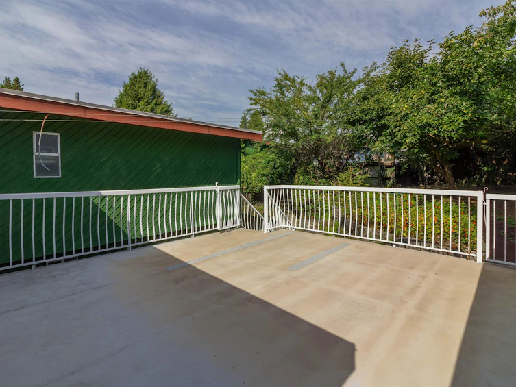7107 Broadway, Burnaby, BC, V5A 1R7 - 14