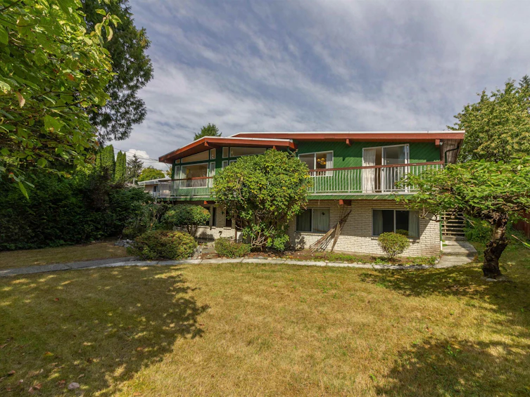 7107 Broadway, Burnaby, BC, V5A 1R7 - 34