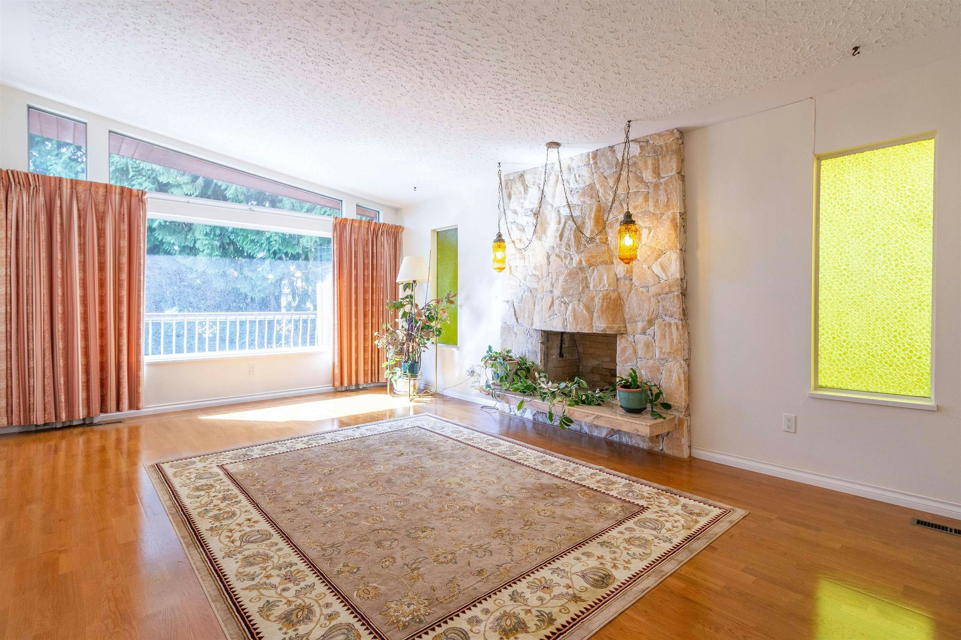 7107 Broadway - 2
