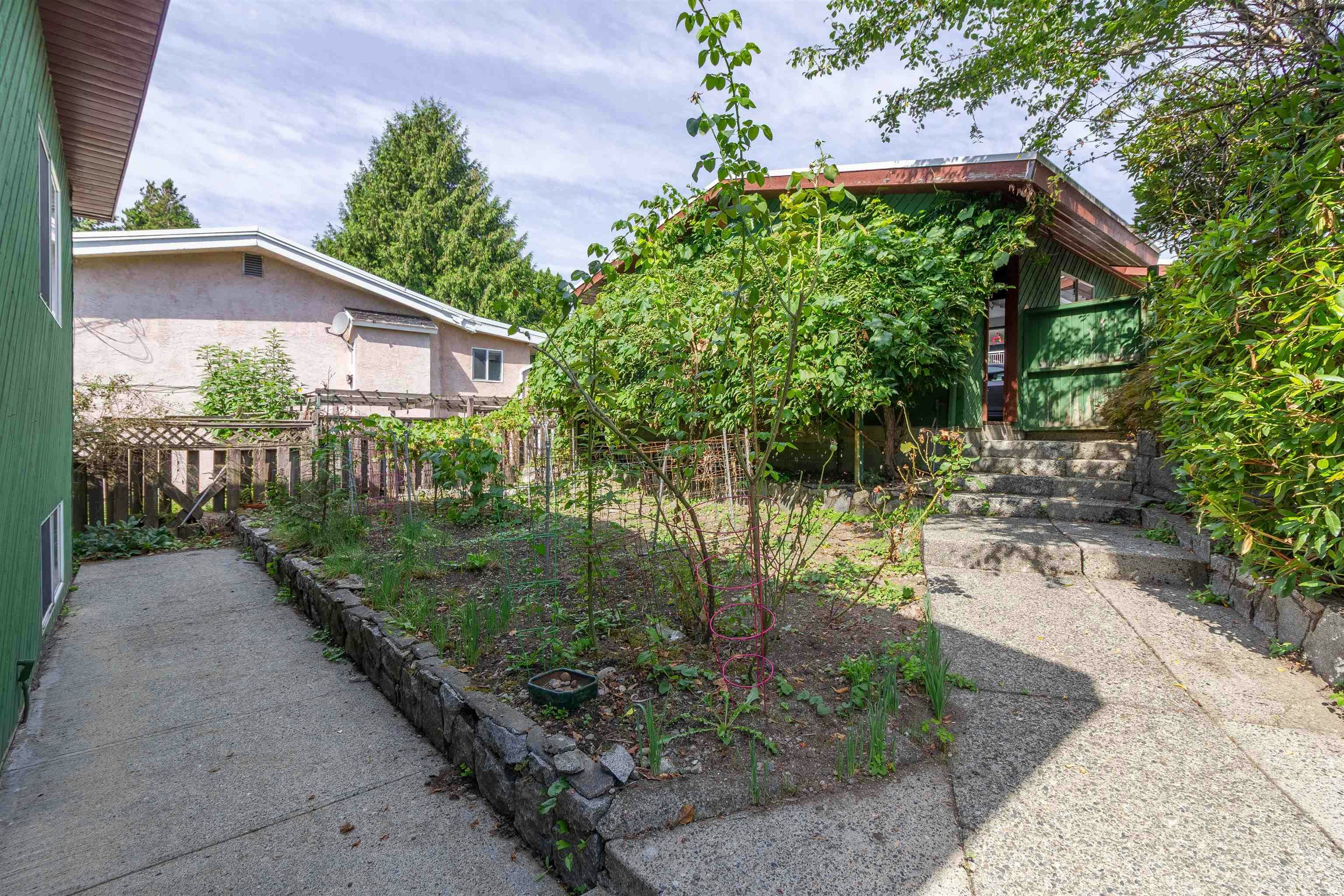 7107 Broadway, Burnaby, BC, V5A 1R7 - 38