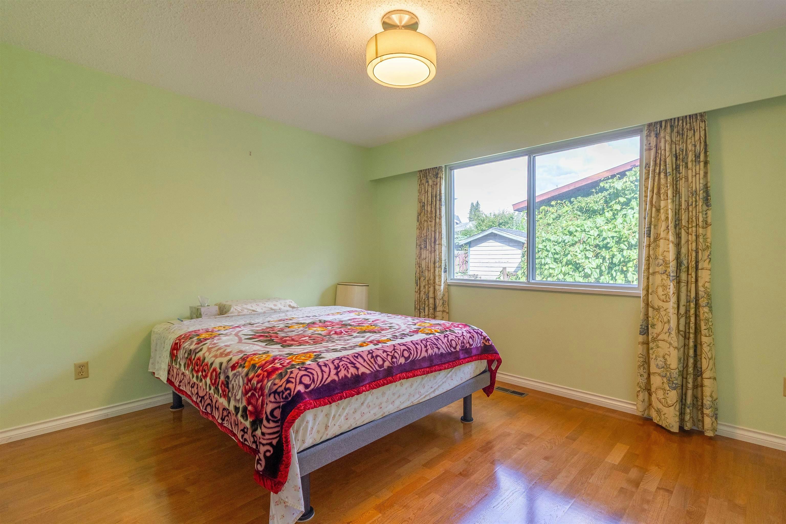 7107 Broadway, Burnaby, BC, V5A 1R7 - 19