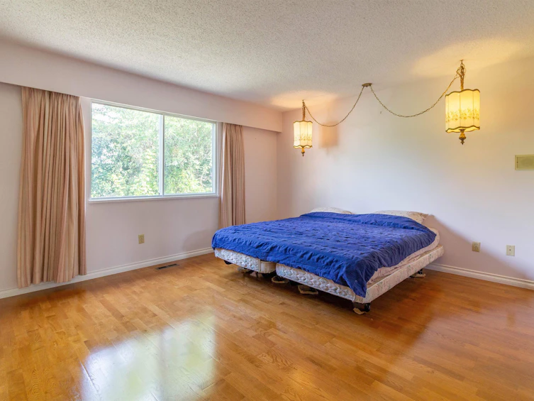 7107 Broadway, Burnaby, BC, V5A 1R7 - 15