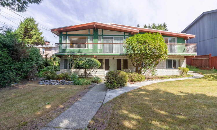 7107 Broadway