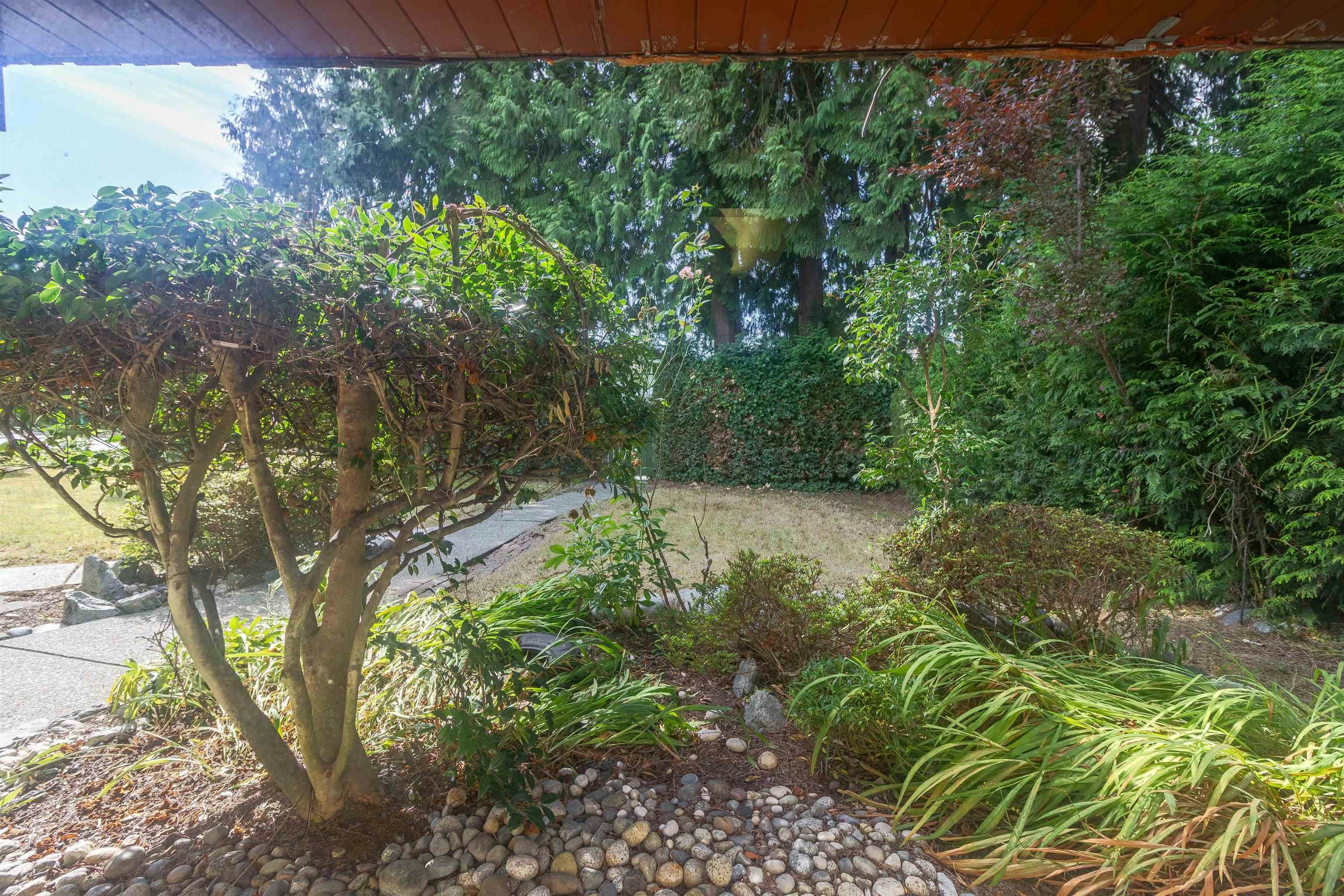 7107 Broadway, Burnaby, BC, V5A 1R7 - 24