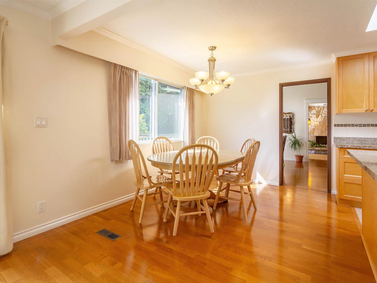 7107 Broadway, Burnaby, BC, V5A 1R7 - 10
