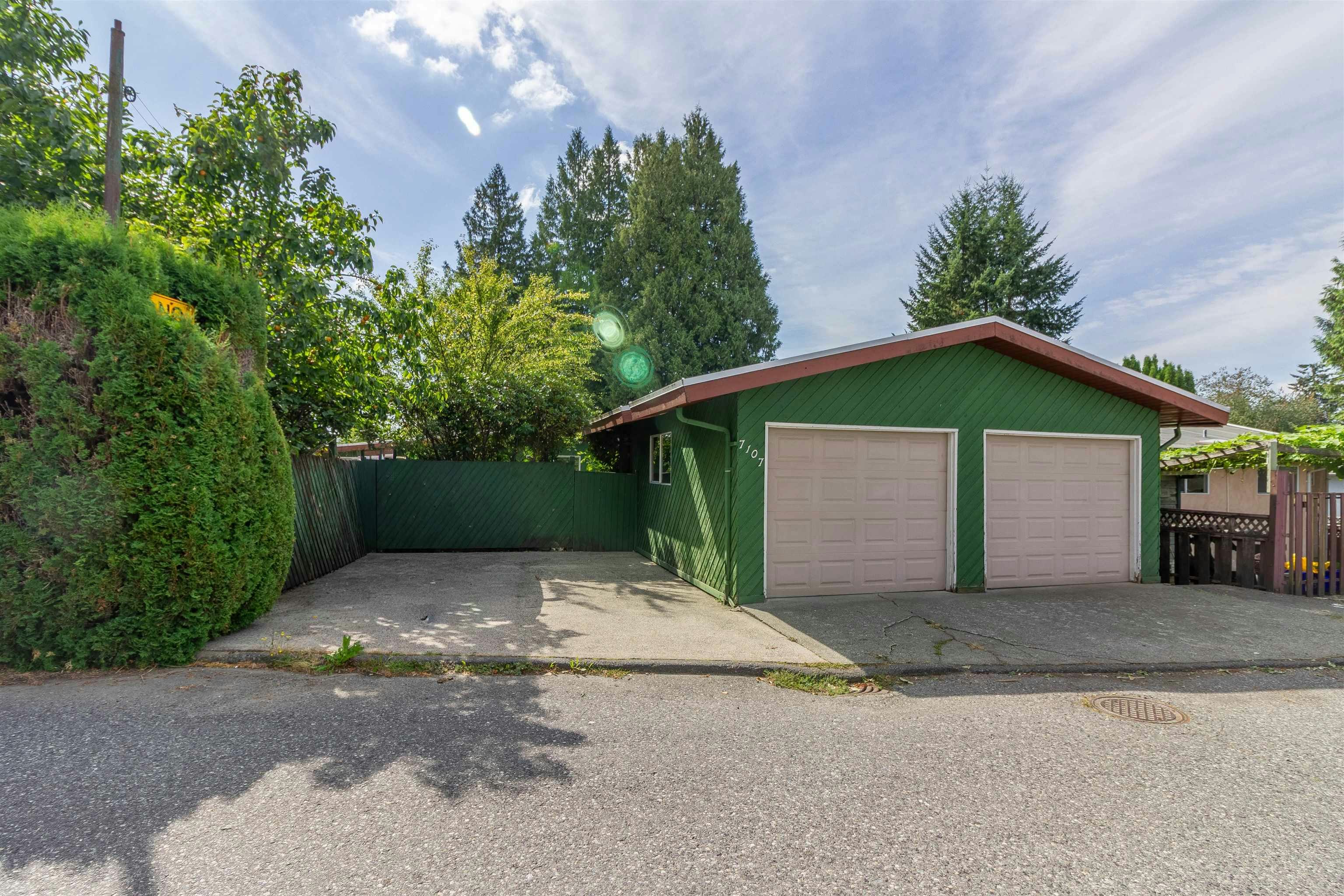 7107 Broadway, Burnaby, BC, V5A 1R7 - 39
