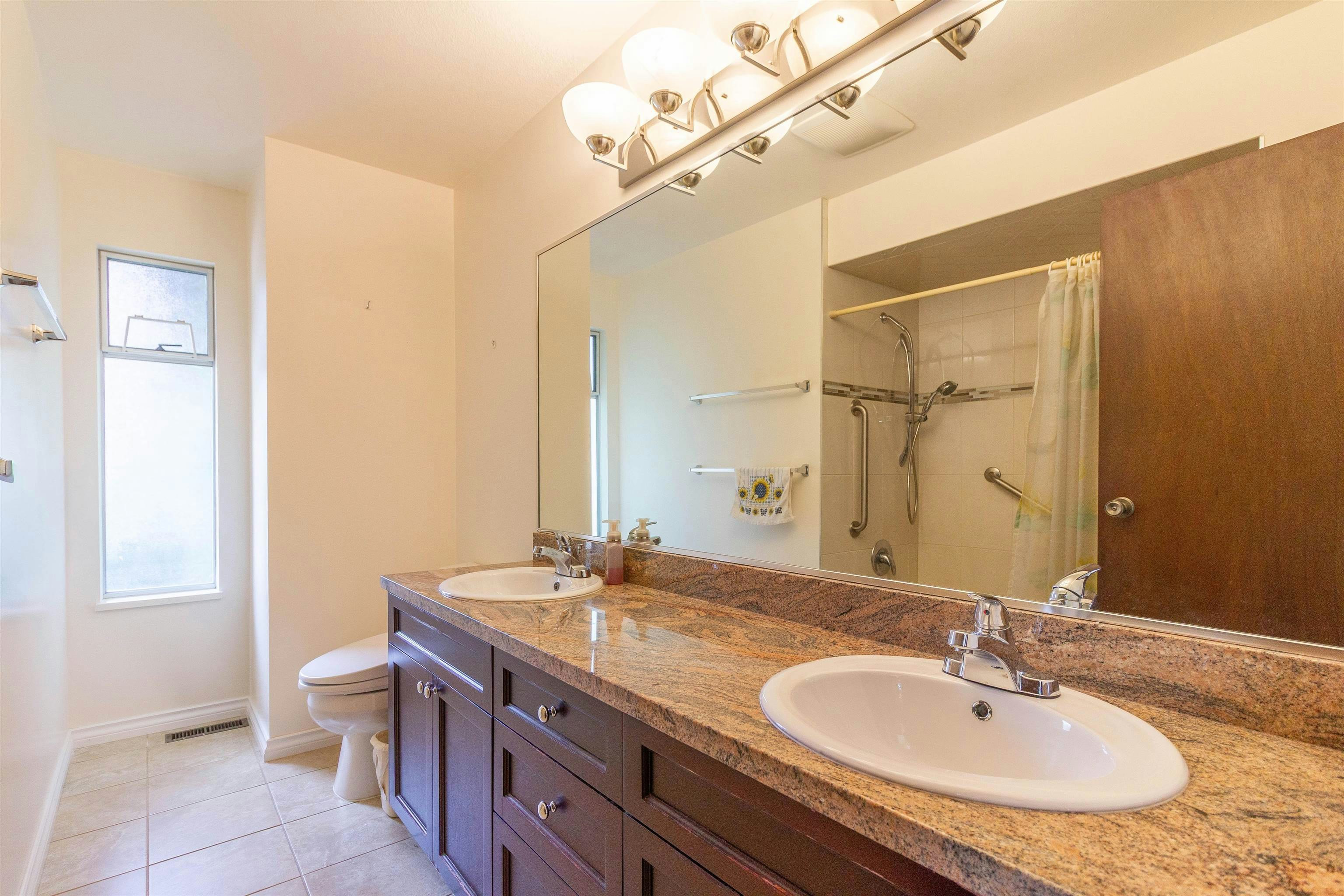 7107 Broadway, Burnaby, BC, V5A 1R7 - 21