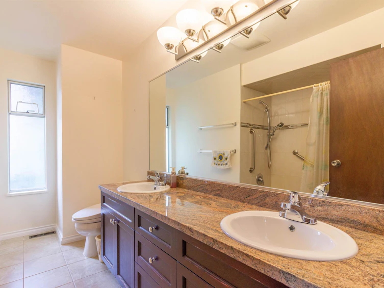 7107 Broadway, Burnaby, BC, V5A 1R7 - 21