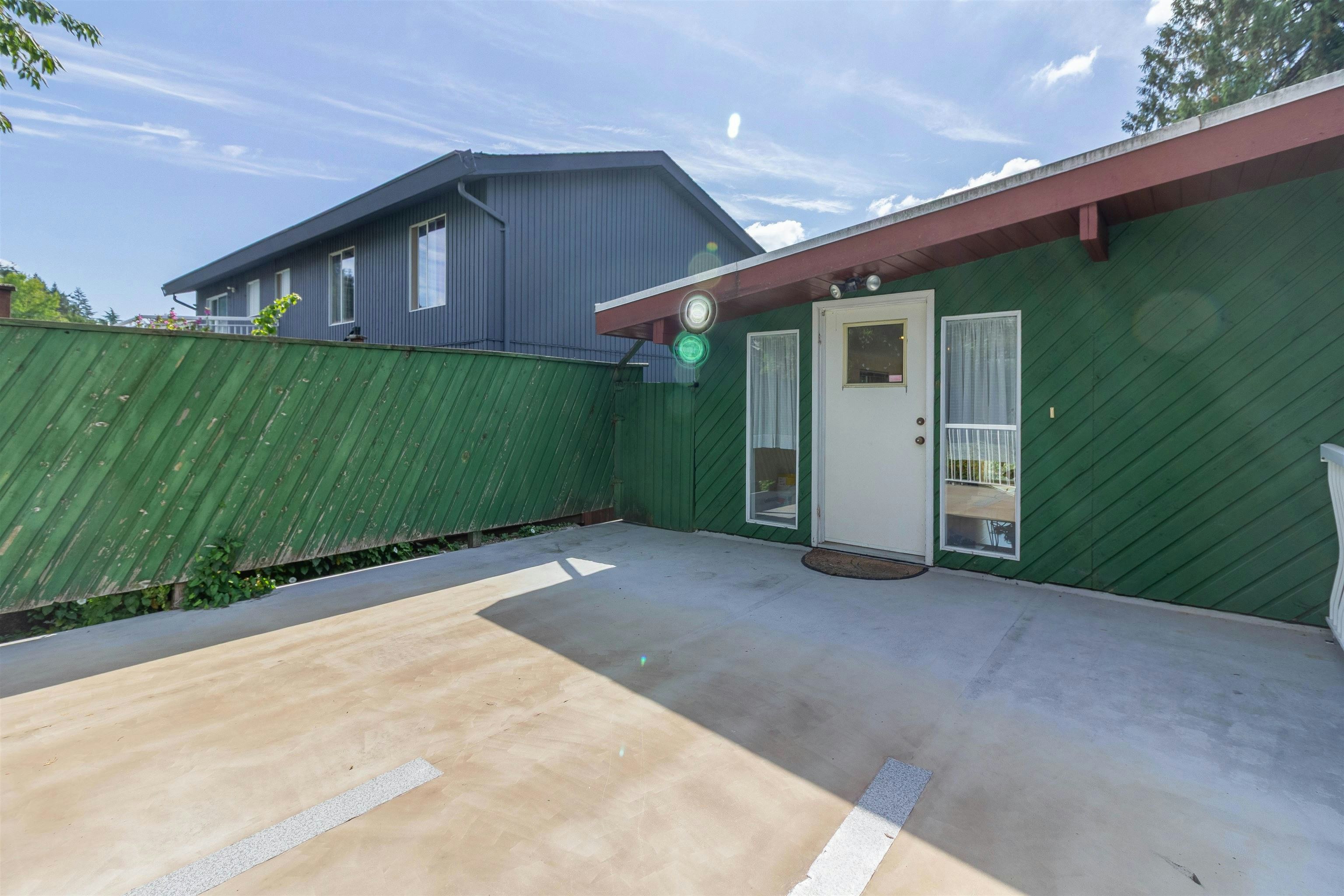 7107 Broadway, Burnaby, BC, V5A 1R7 - 13