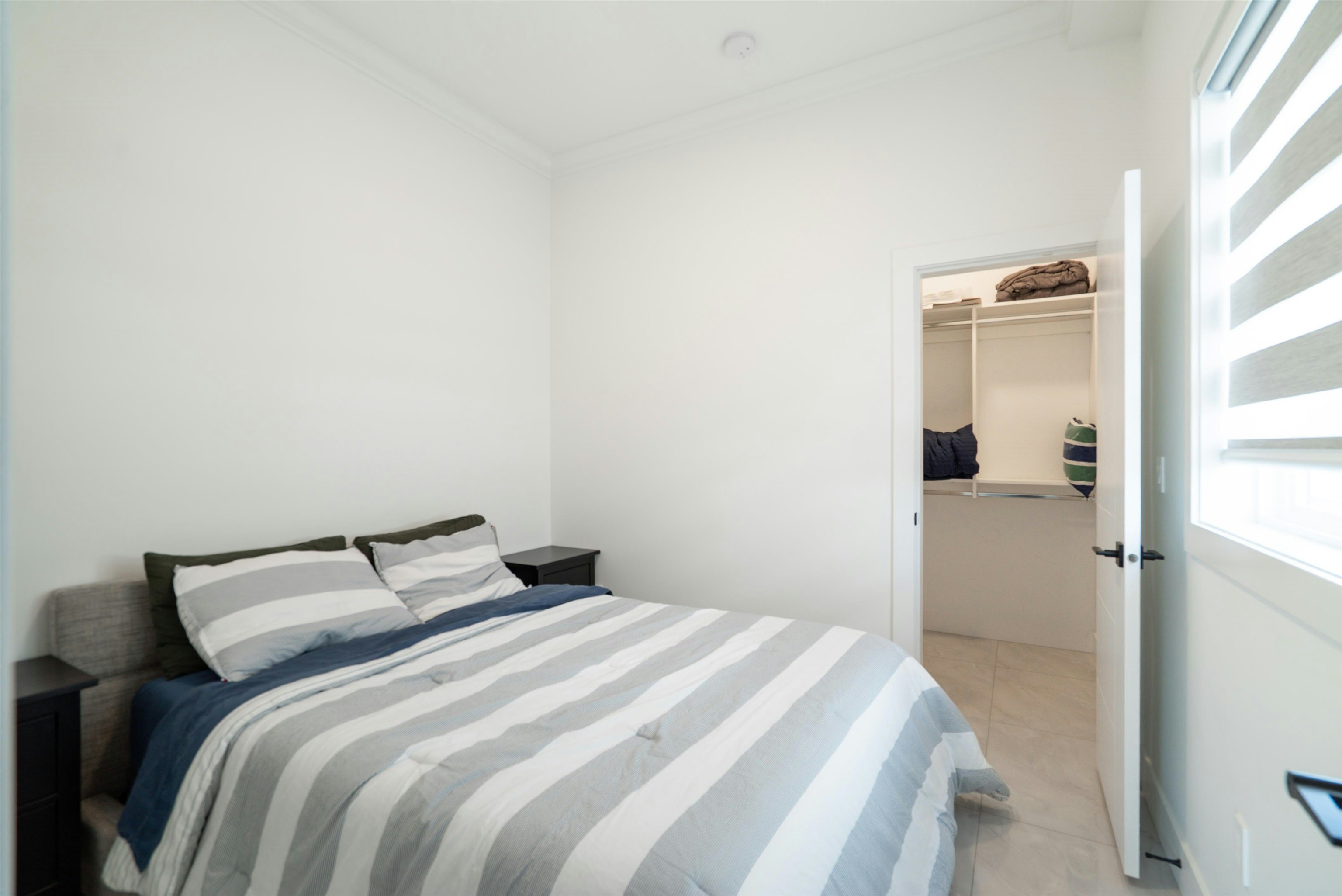 5675 Laurel Street, Burnaby, BC, V5G 1N4 - 17