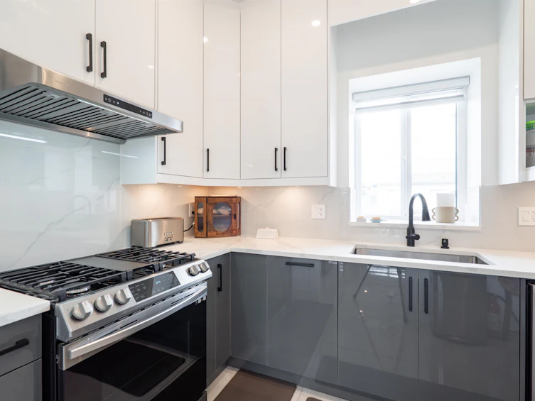 5675 Laurel Street, Burnaby, BC, V5G 1N4 - 8