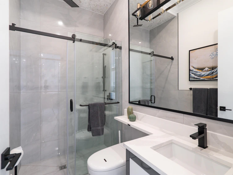 5675 Laurel Street, Burnaby, BC, V5G 1N4 - 12