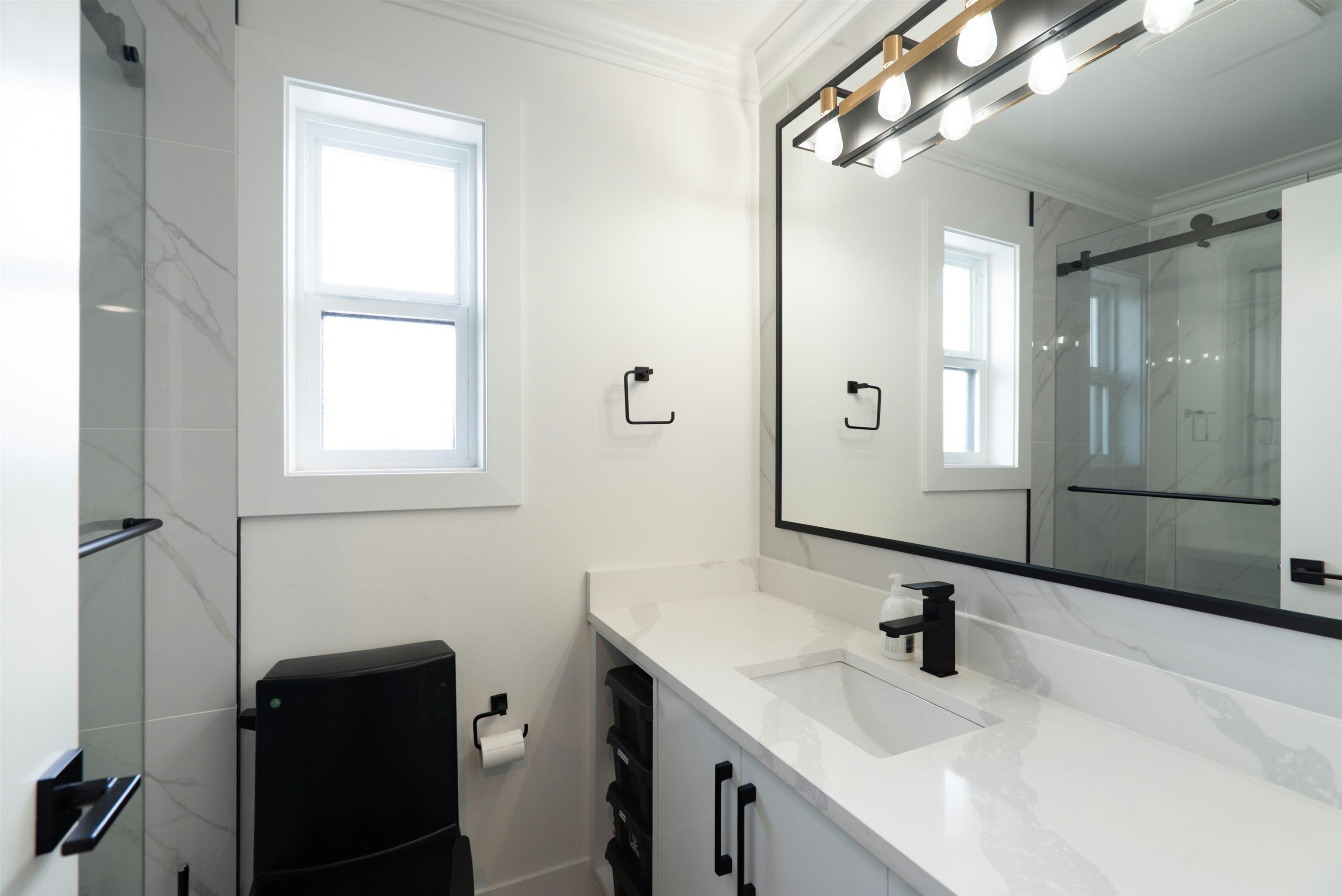 5675 Laurel Street, Burnaby, BC, V5G 1N4 - 29