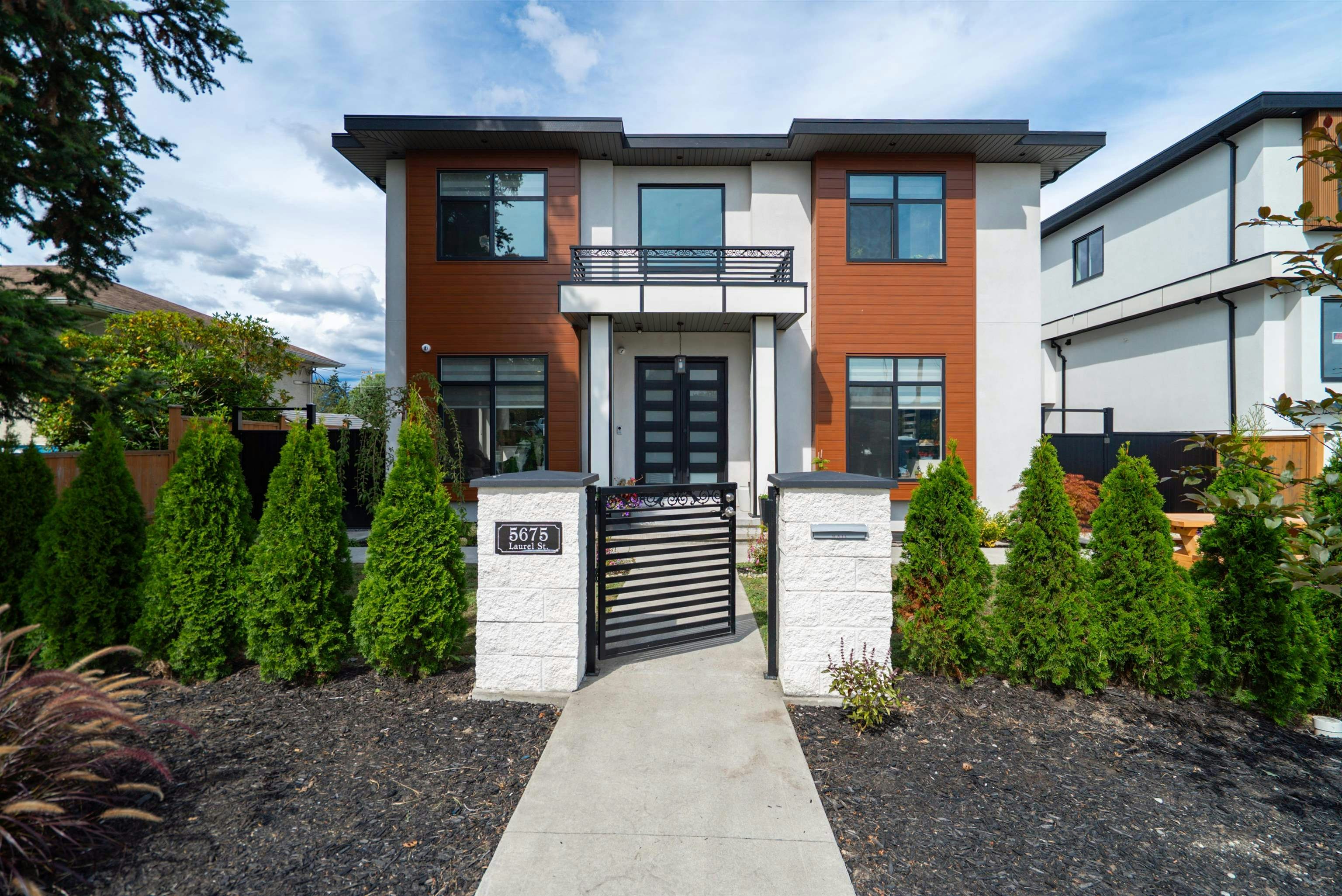 5675 Laurel Street, Burnaby, BC, V5G 1N4 - 38