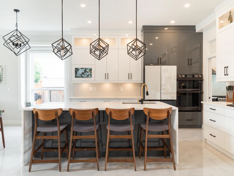 5675 Laurel Street, Burnaby, BC, V5G 1N4 - 5