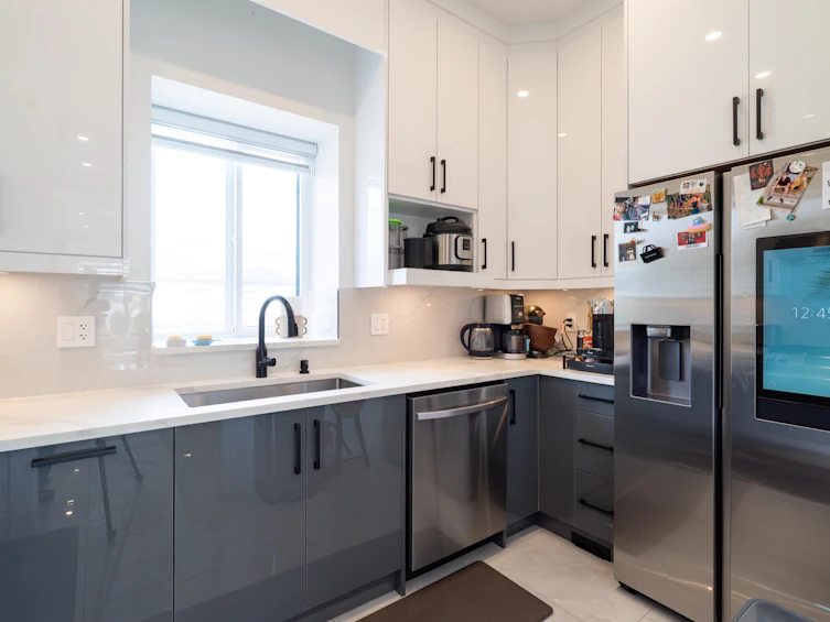 5675 Laurel Street, Burnaby, BC, V5G 1N4 - 9