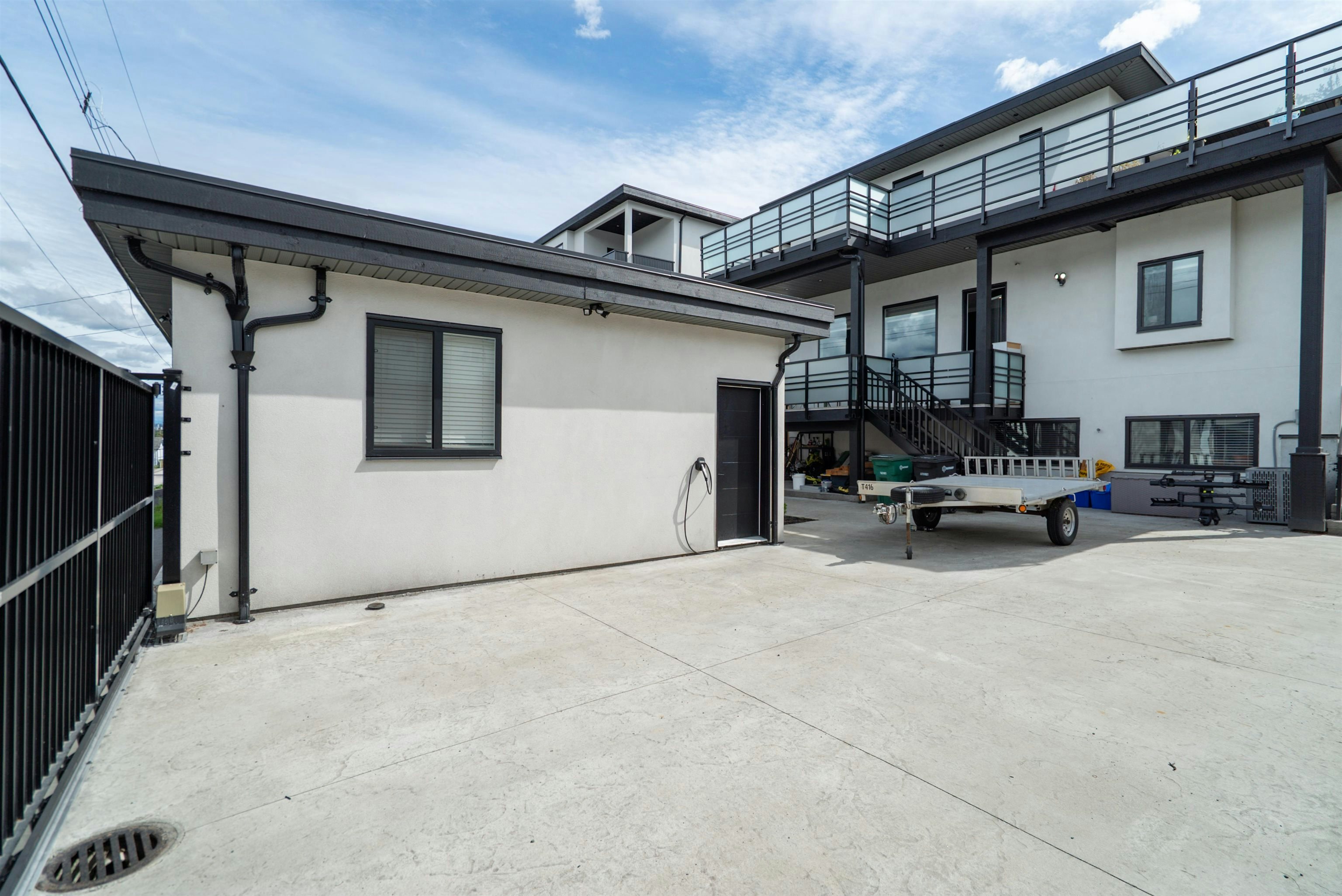 5675 Laurel Street, Burnaby, BC, V5G 1N4 - 37